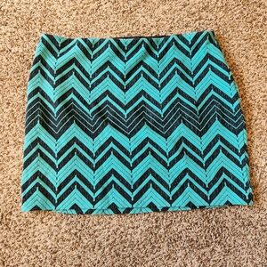 Express chevron skirt L